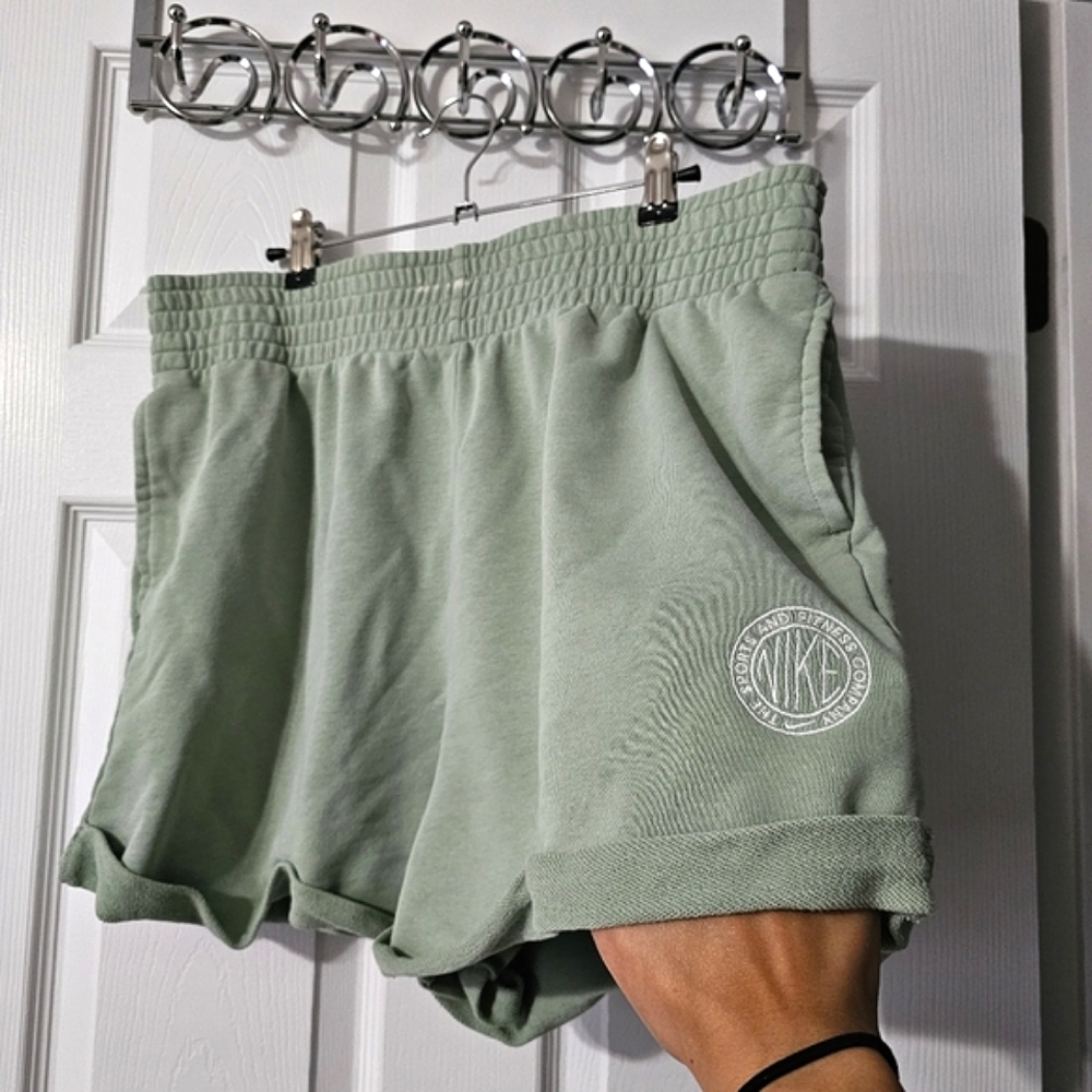 Nike Casual Terry Sweat Shorts - Size XL - Picture 4 of 10